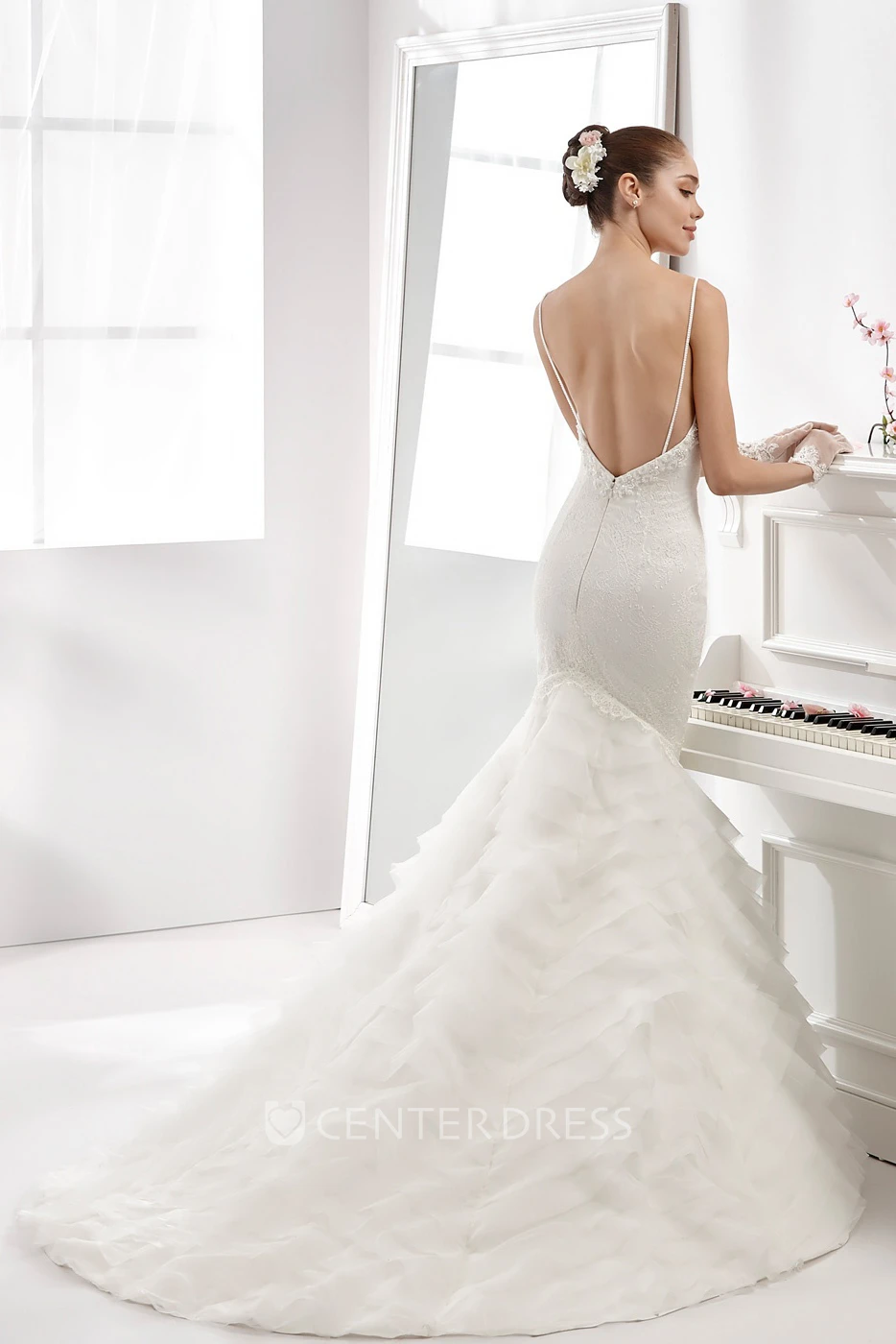 Spaghetti-Strap Sheath Mermaid Gown With Tiers Train And Backless Design
