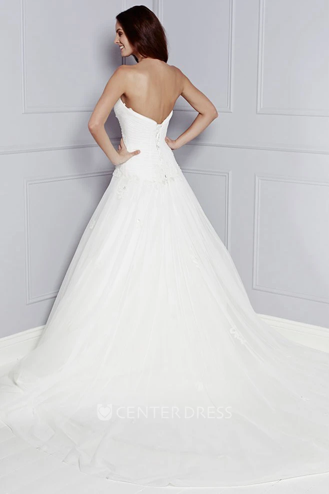 A-Line Strapless Sleeveless Ruched Long Tulle Wedding Dress With Appliques