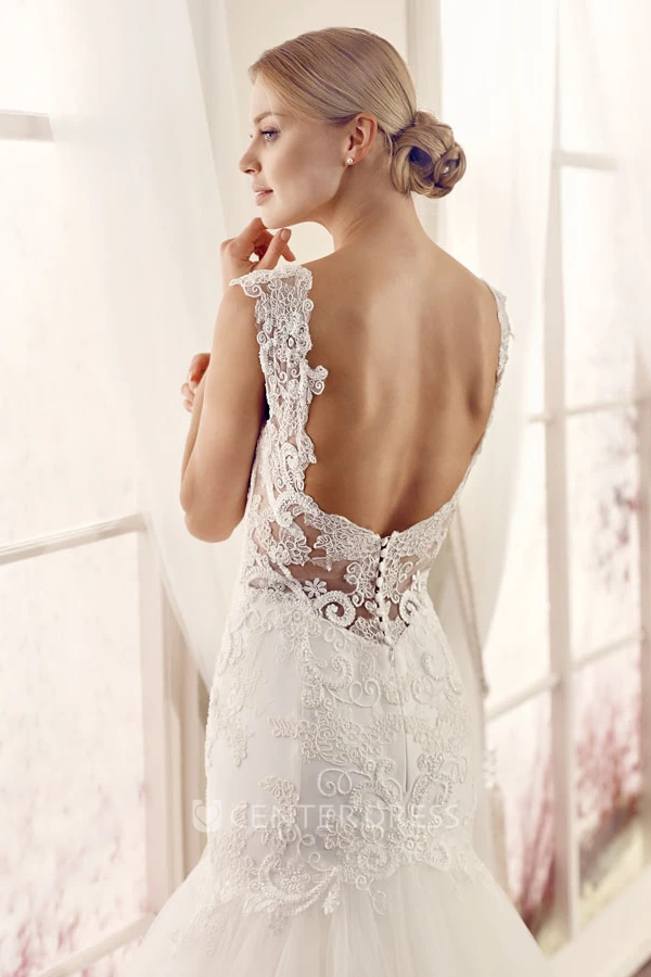 Mermaid Queen-Anne Floor-Length Appliqued Sleeveless Lace Wedding Dress With Keyhole Back And Court Train