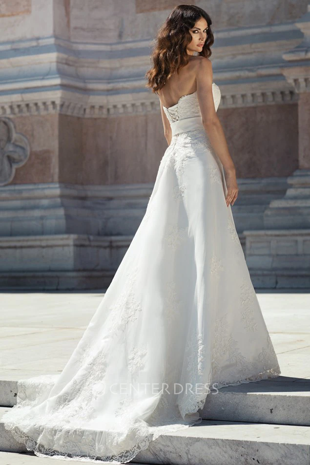A-Line Sleeveless Long Sweetheart Appliqued Lace Wedding Dress With Bow