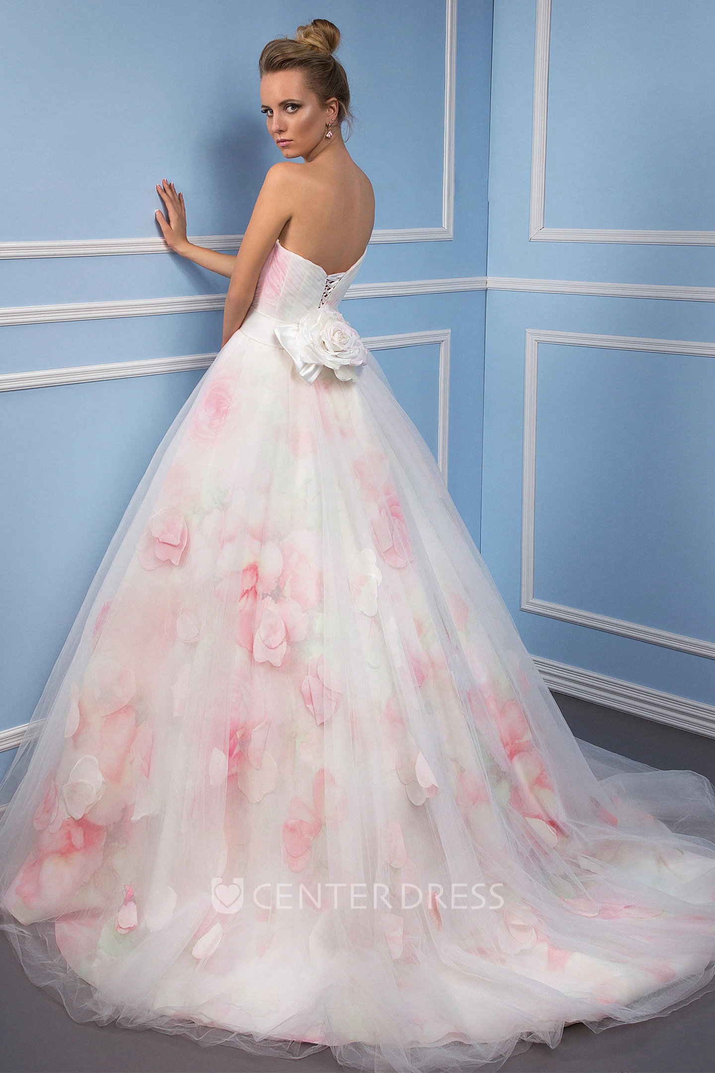 A-Line Sweetheart Tulle Wedding Dress With Flower And Lace Up
