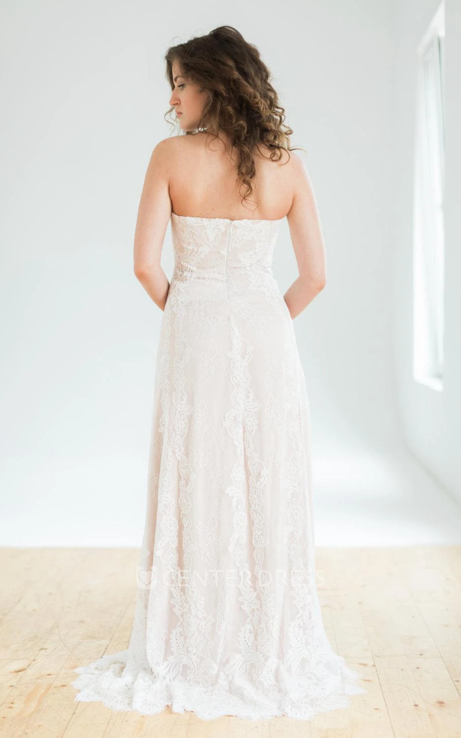 Modern Floral Sheath Sweetheart Neckline Strapless Boho Maxi Spring Wedding Dress Sexy Romantic Lace Floor Length Sweep Train Bridal Gown