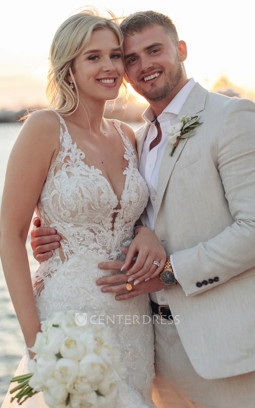 A-Line Lace Plunging V-Neck Sleeveless Wedding Dress Sexy Bohemian Elegant Garden Dress