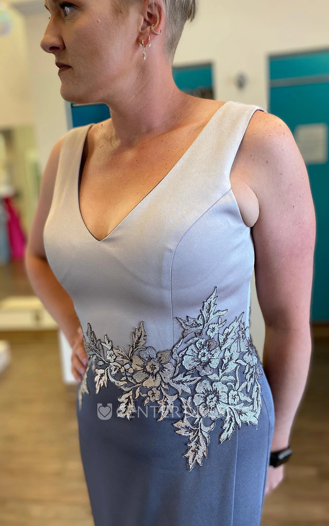 Jersey Plunging Neckline Sheath Garden Mother Of The Bride Dress With Open Back And Appliques