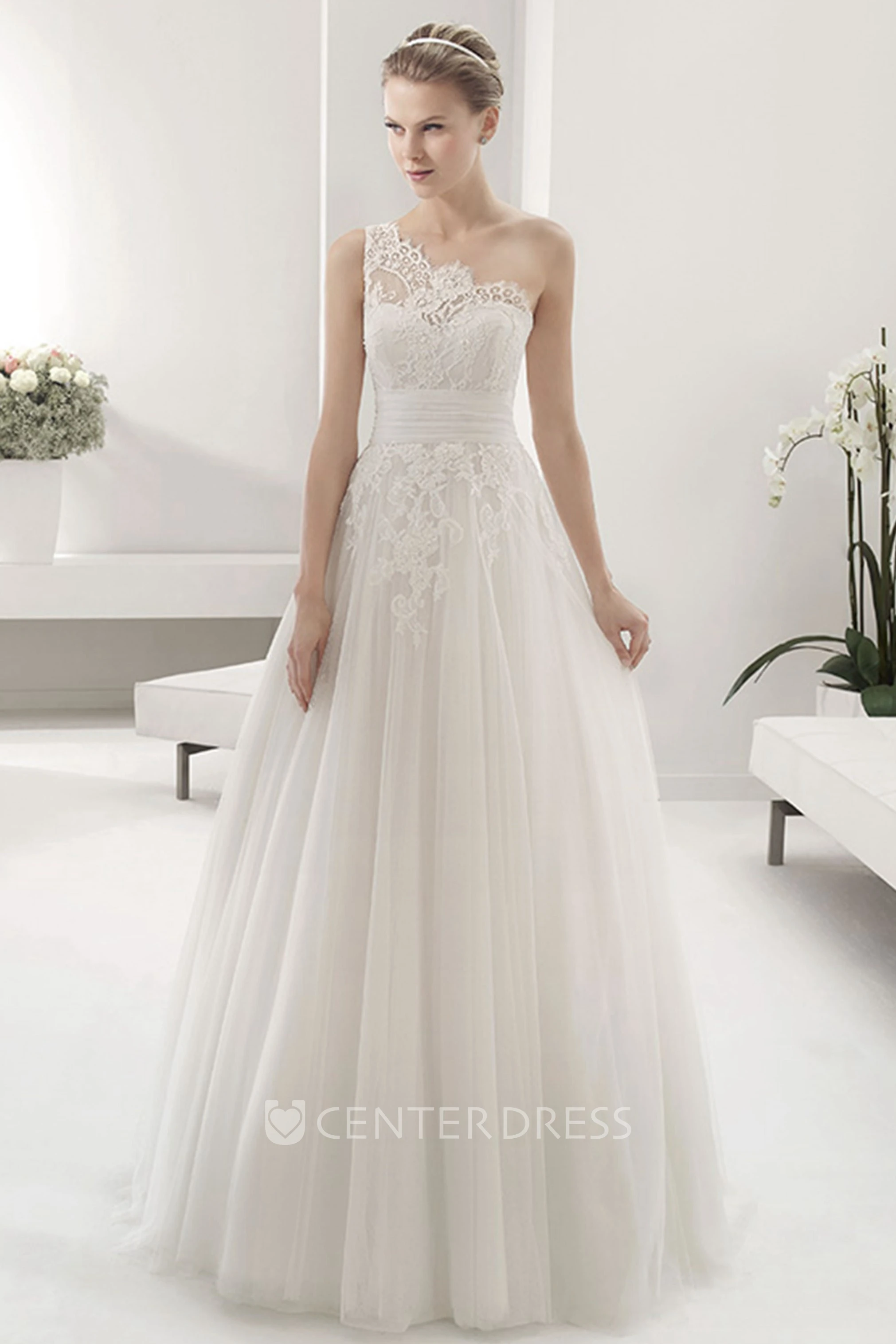 Lace Single Strap Empire Pleated Tulle Gown With Bandage
