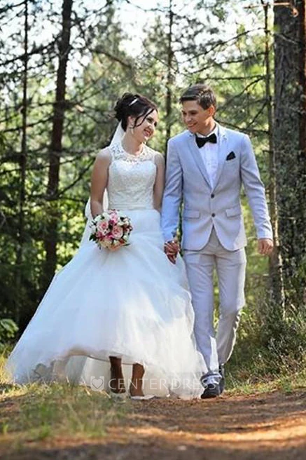 Ethereal Tulle and Lace Jewel-neck Sleeveless Bridal Gown