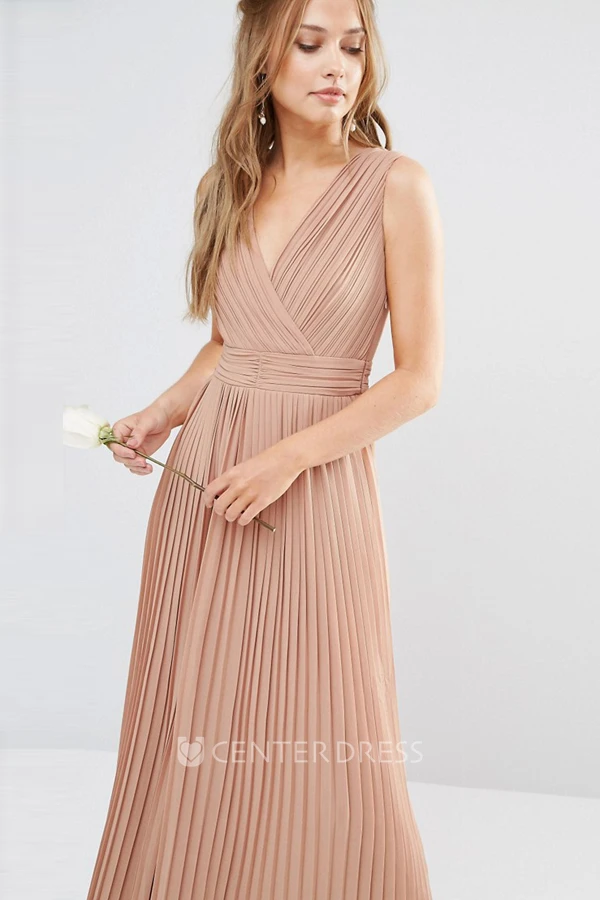 Sheath Sleeveless Pleated V-Neck Chiffon Bridesmaid Dress With Ruching And Split Front