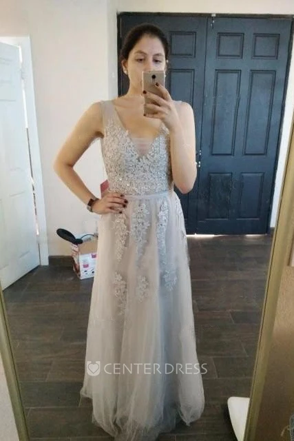 Sleeveless Floor-length A-Line V-neck Lace Tulle Dress