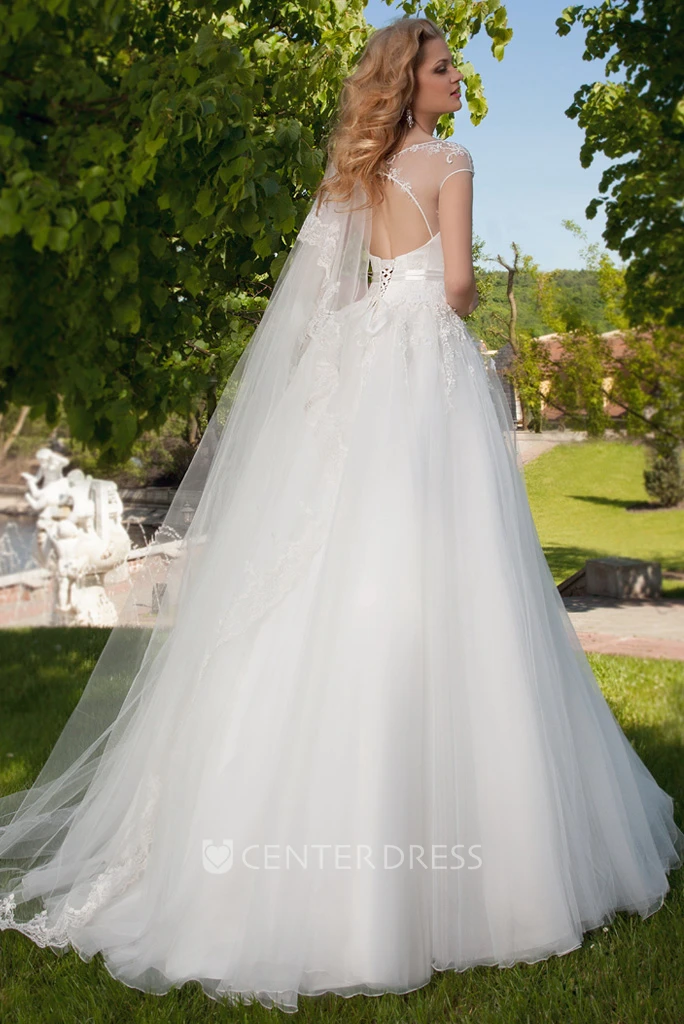 Ball Gown Sleeveless High Neck Tulle Wedding Dress With Keyhole