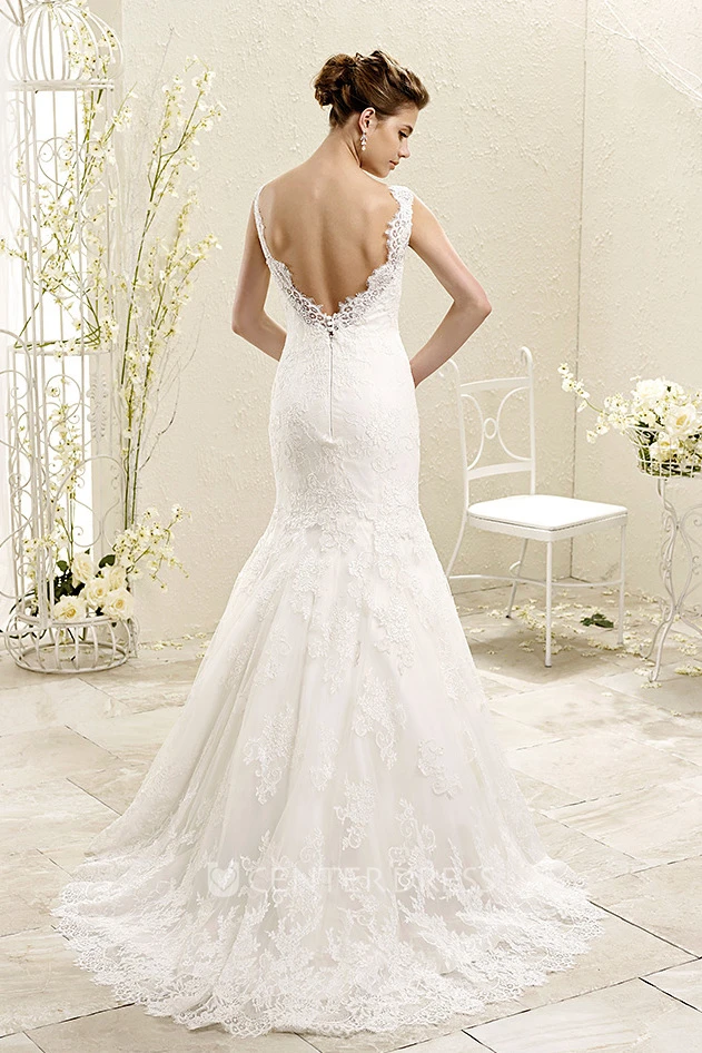 Mermaid Floor-Length V-Neck Appliqued Sleeveless Lace Winter Wedding Dress With Waist Jewellery