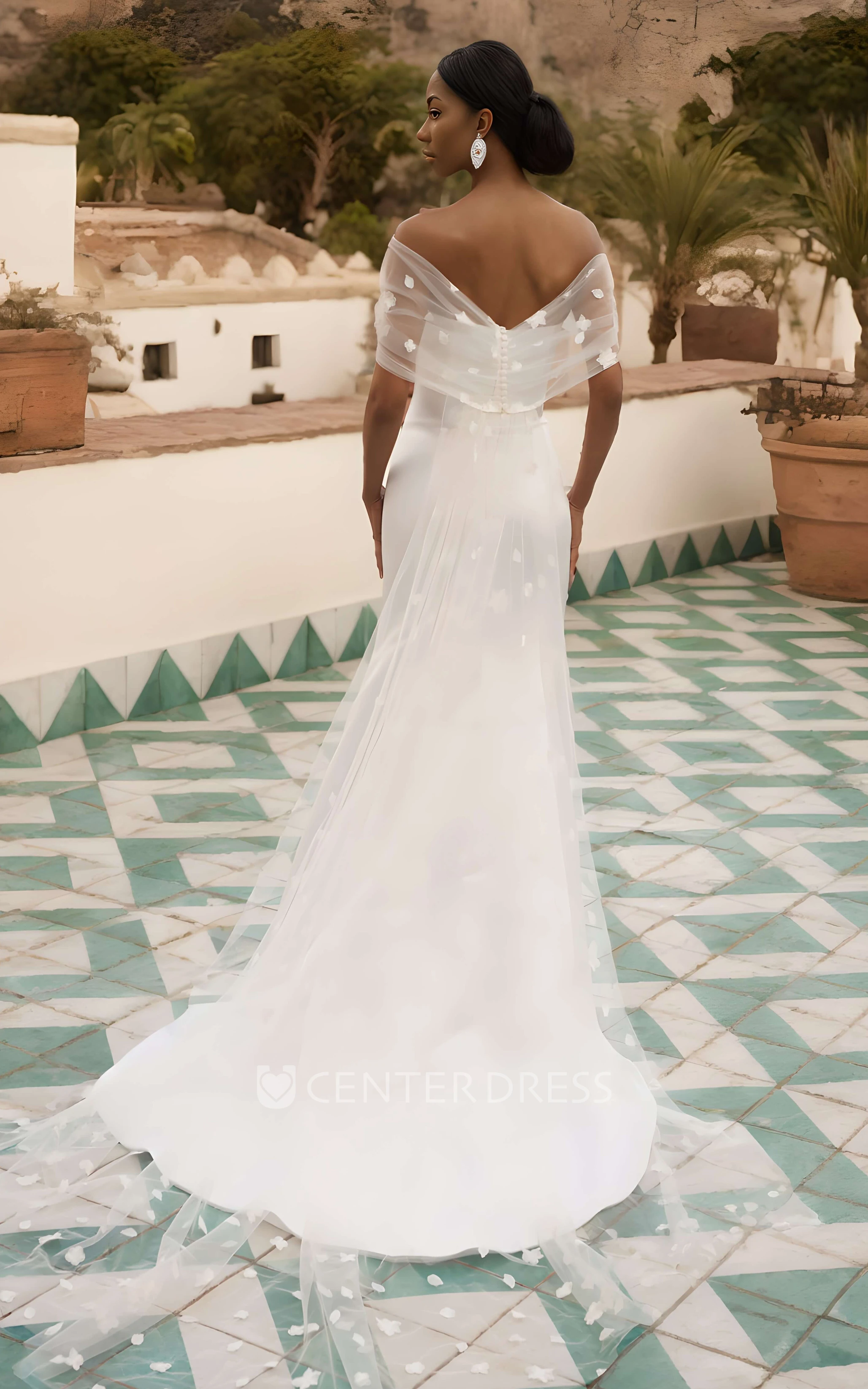 Minimalist Simple Mermaid off the Shoulder Spring Wedding Dress Modern Beach Strapless Removable Train Bridal Gown