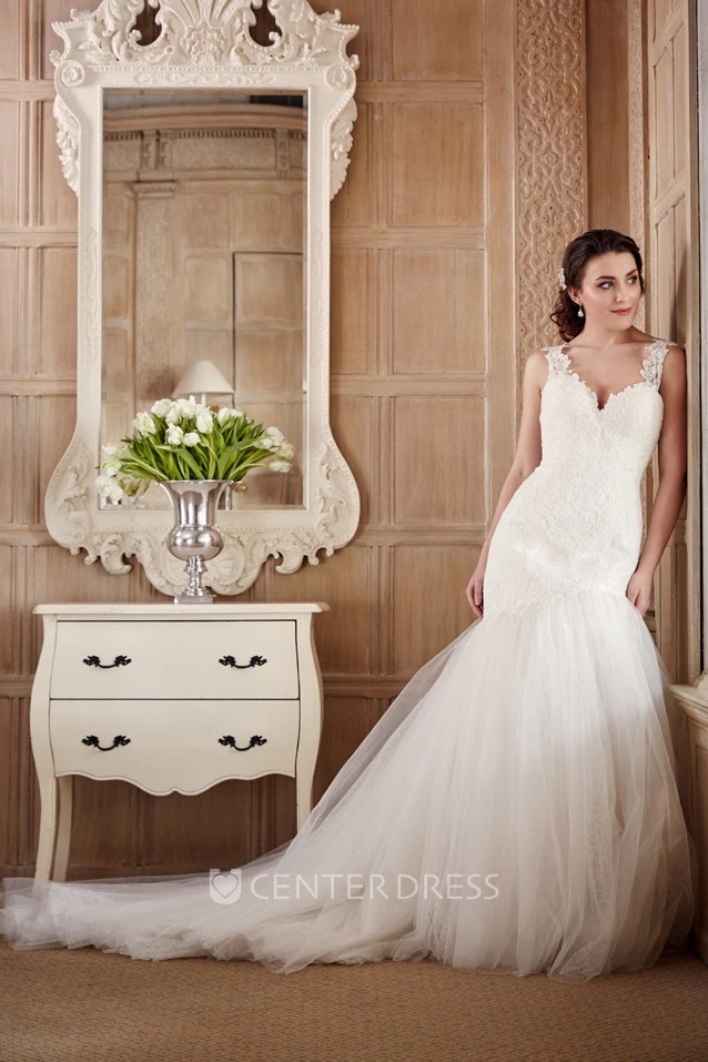 Straps Long Appliqued Lace&Tulle Wedding Dress With Court Train