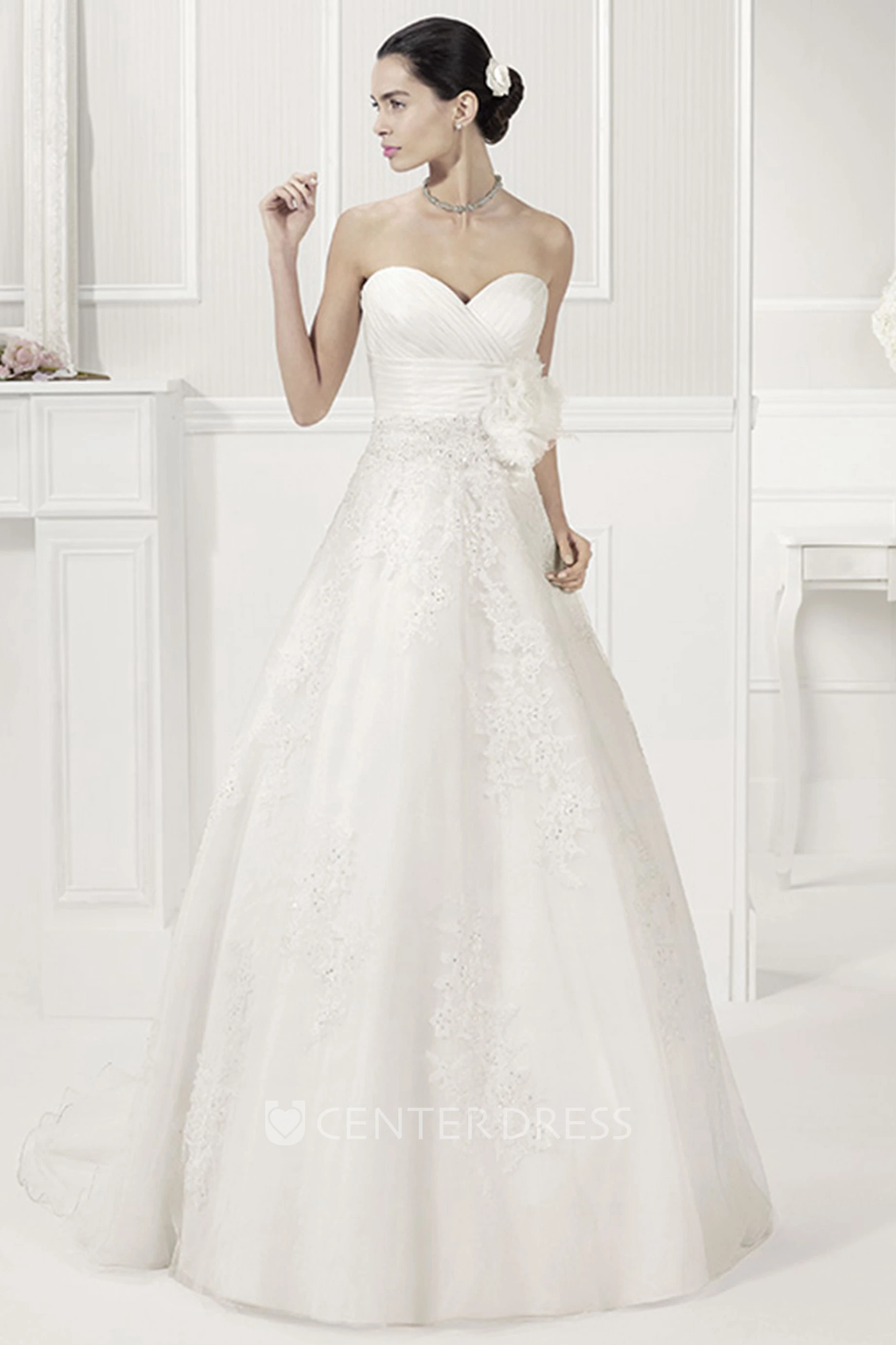 Sweetheart Appliqued Tulle Bridal Gown With Removable Lace Half Sleeves
