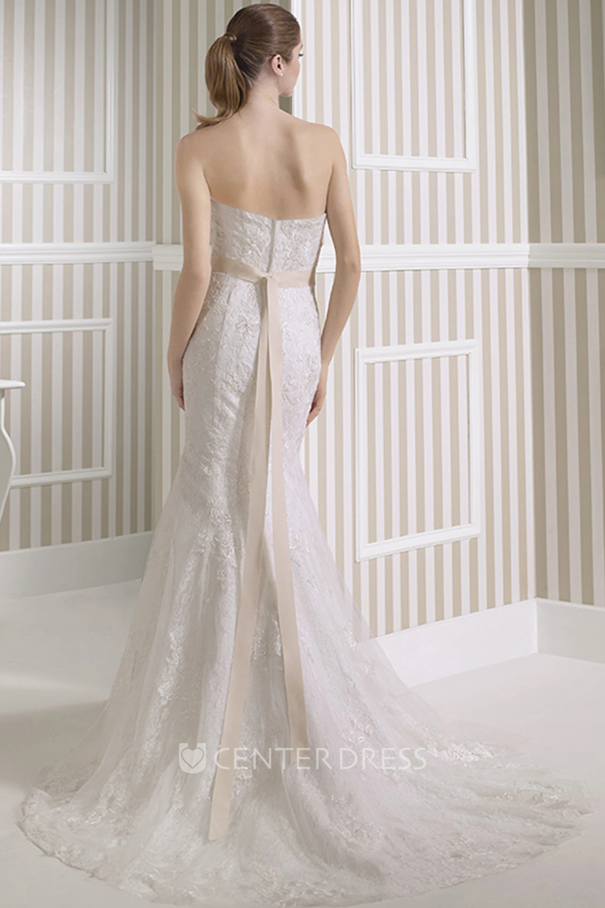 Sheath Floor-Length Strapless Appliqued Sleeveless Lace Wedding Dress With Flower And Bow