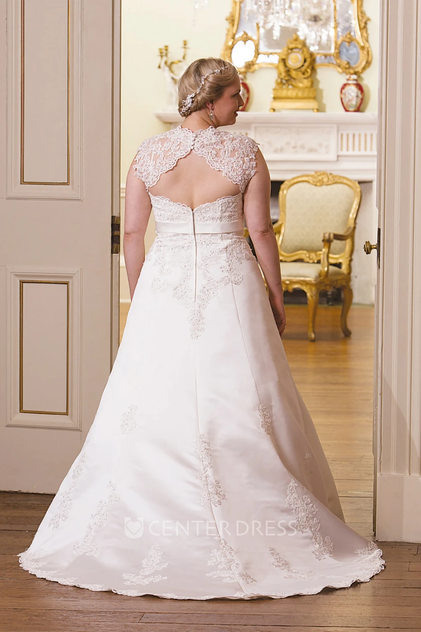 A-Line Cap-Sleeve Floor-Length Sweetheart Lace Plus Size Wedding Dress With Appliques And Keyhole