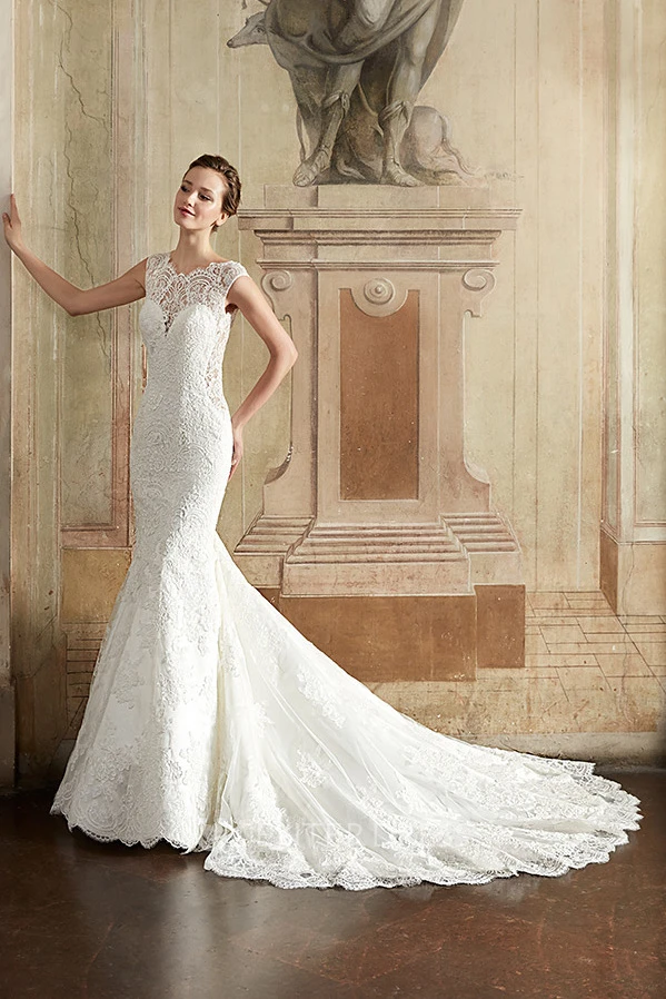 Sheath Floor-Length Scoop-Neck Appliqued Sleeveless Lace Wedding Dress