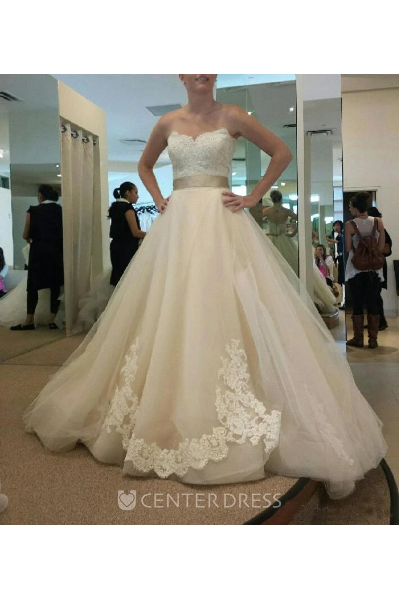 A Line Sweetheart Lace Tulle Backless Zipper Wedding Gown