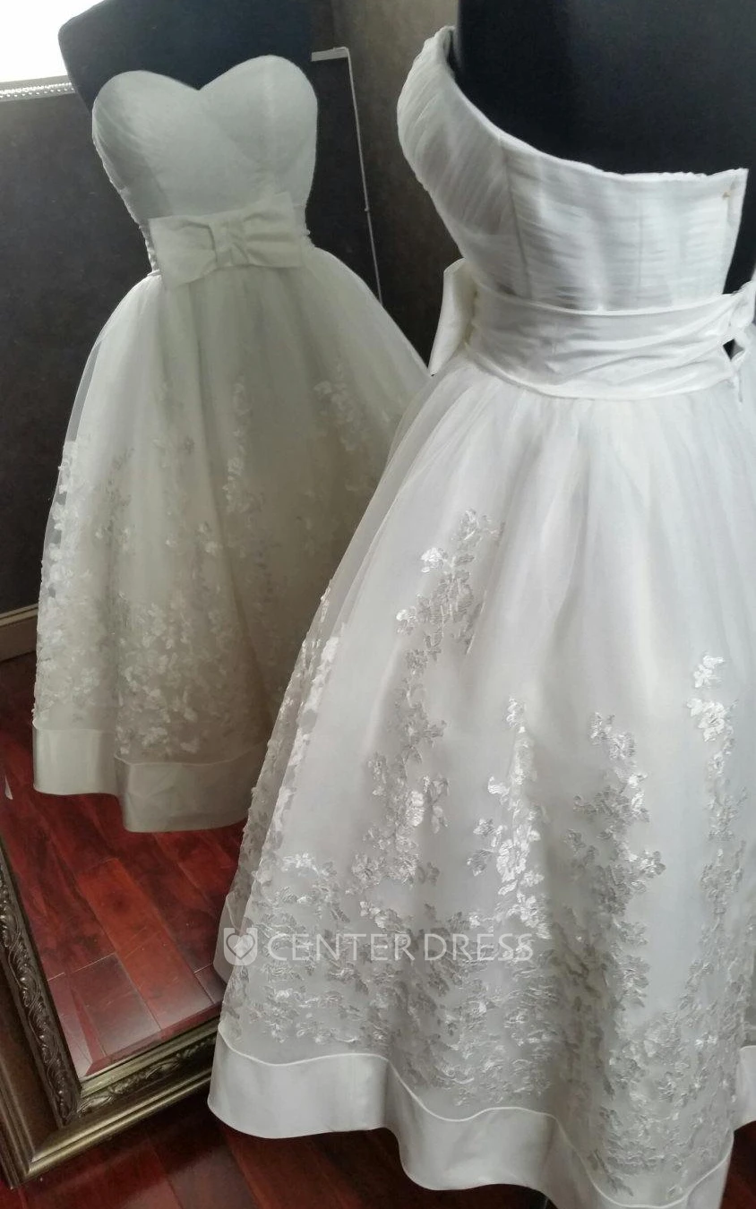 Cute Tea-Length Appliqued A-Line Wedding Dress With Bow