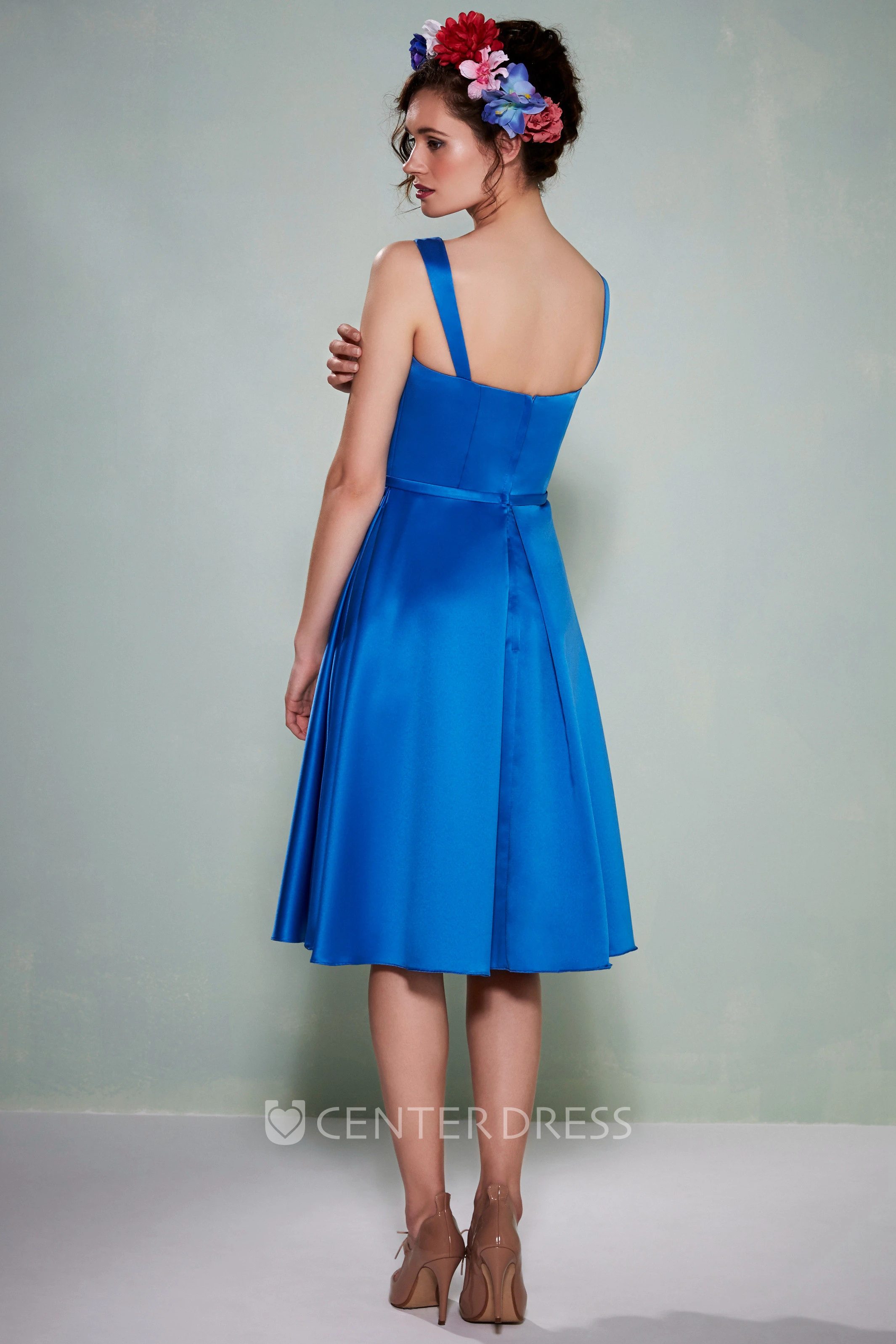 Knee-Length Appliqued Sleeveless Jewel Neck Satin Bridesmaid Dress With Straps