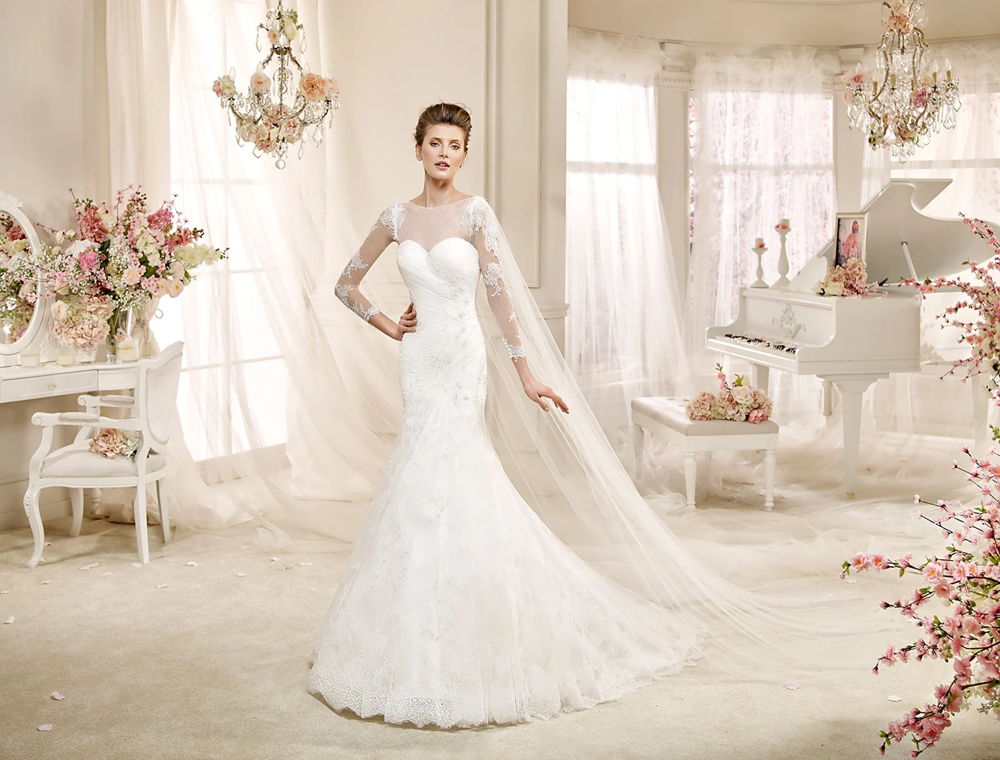 Long-sleeve Illusive Sheath Wedding Dress with Mermaid Style and Appliques 