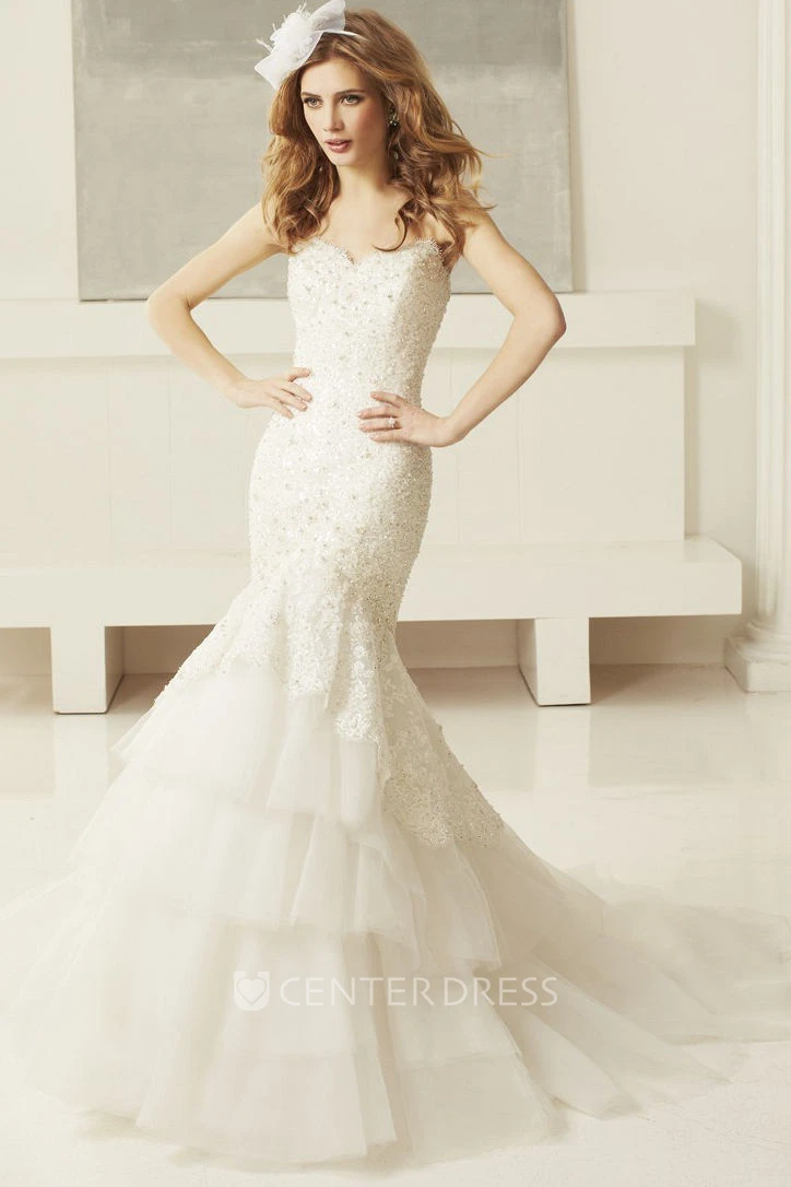 Sweetheart Long Appliqued Tiered Lace Wedding Dress With Court Train And V Back