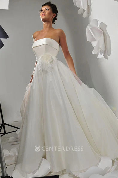 A-Line Sleeveless Floor-Length Strapless Floral Satin Wedding Dress With Court Train And Backless Style