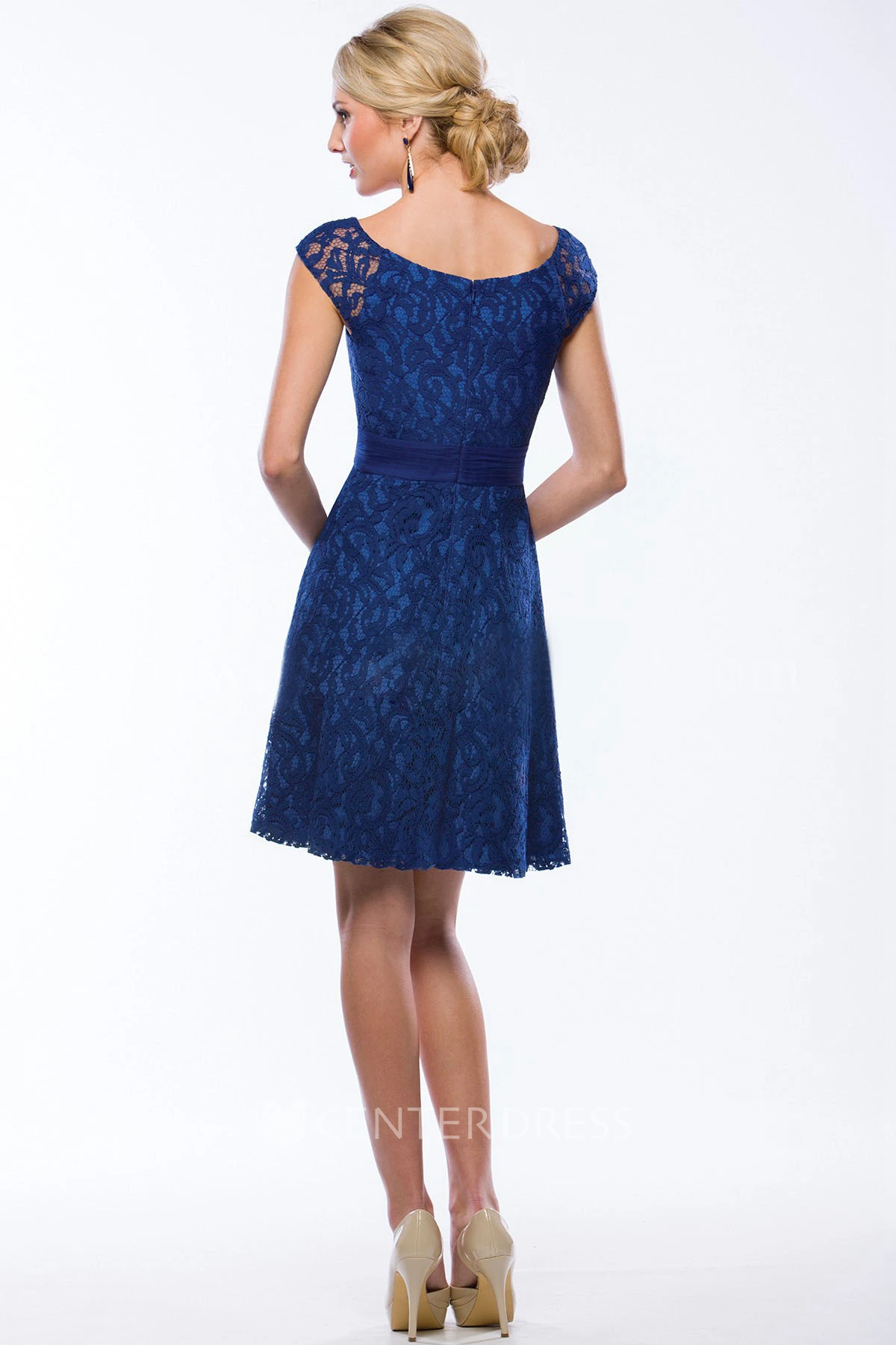 Cap-Sleeved A-Line Short Lace Bridesmaid Dress With Scoop Neck