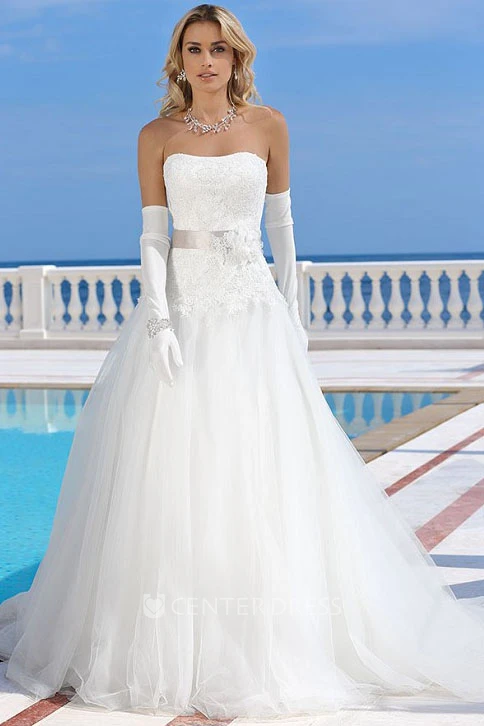 Long Strapless Appliqued Tulle Wedding Dress With Flower