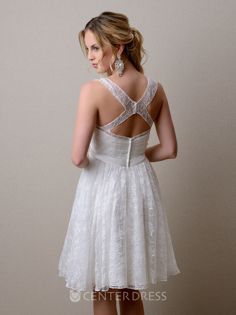 Knee Length A-Line Sleeveless Lace Wedding Dress With Beadings
