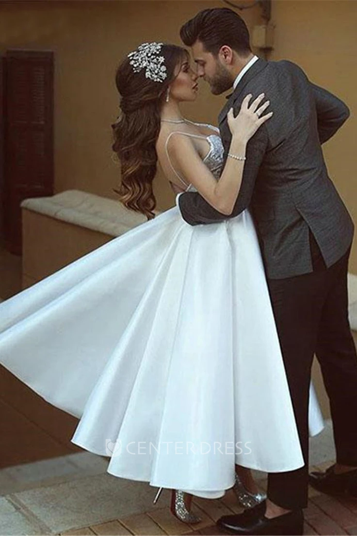 Sexy Satin A-line Sleeveless Spaghetti Wedding Dress with Applique
