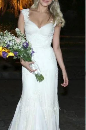 Sheath Queen Anne V-neck Lace Open Back Backless Zipper Wedding Dress