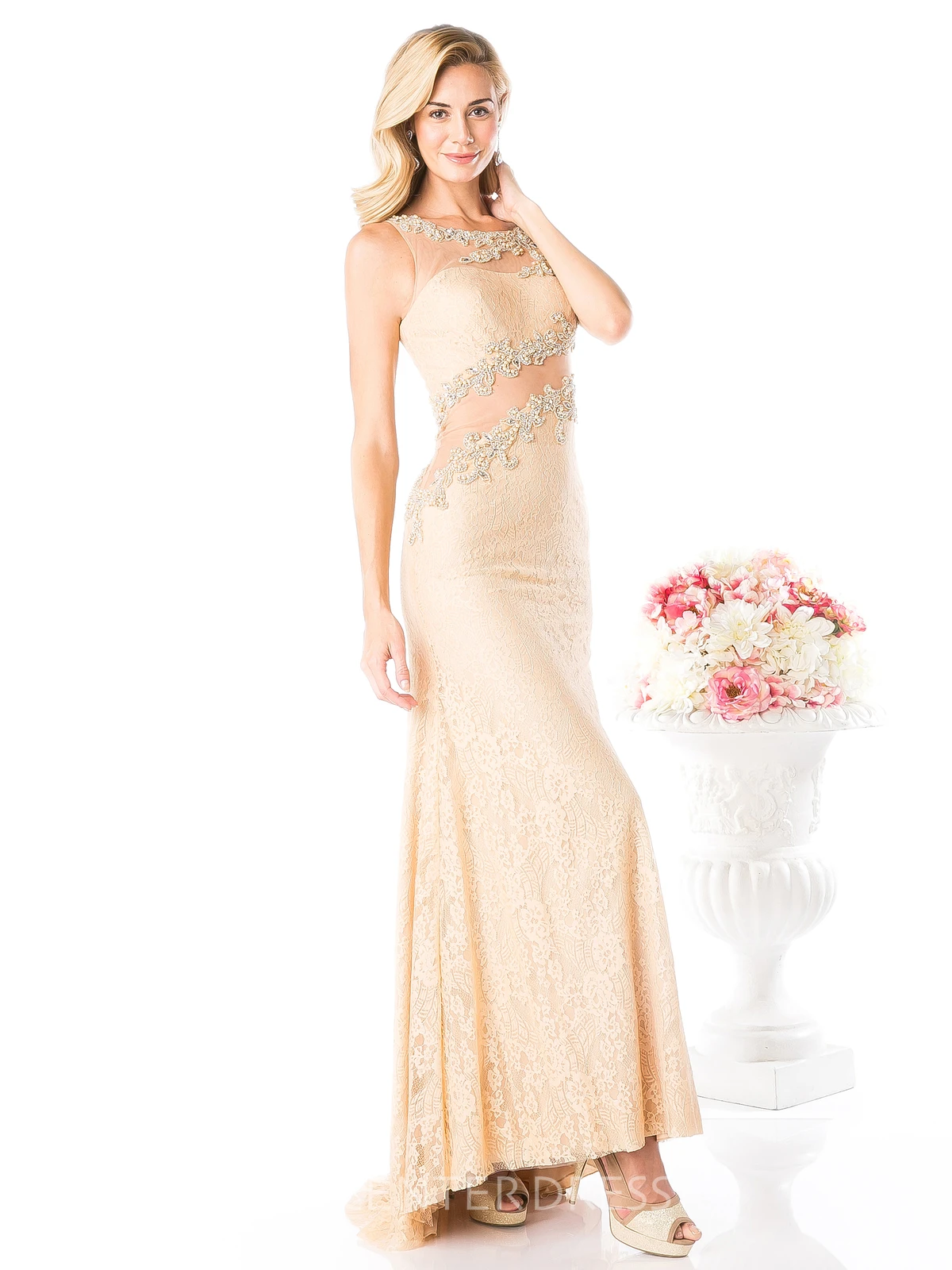 Sheath Long Scoop-Neck Sleeveless Lace Dress With Appliques
