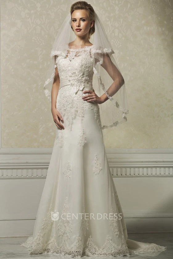 A-Line Appliqued Bateau-Neck Floor-Length Sleeveless Lace Wedding Dress