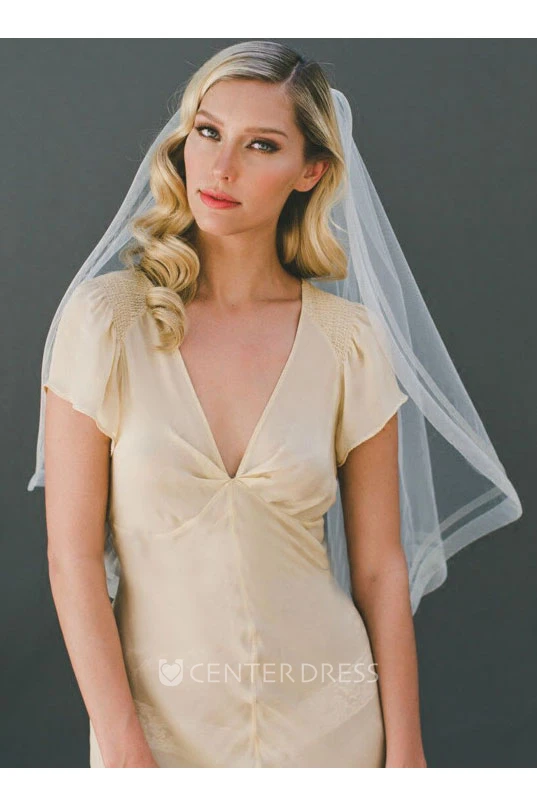 Retro Simple White Single Layer Wedding Veil With Insert Comb