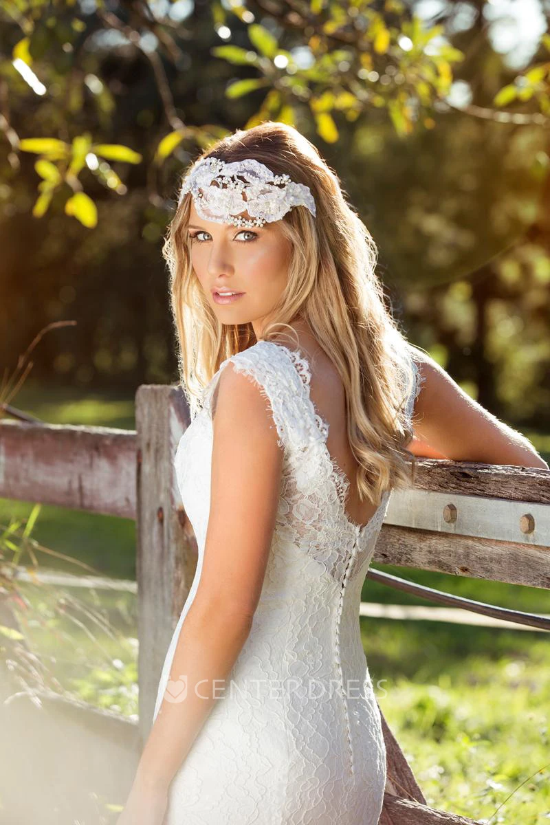 A-Line Sleeveless V-Neck Floor-Length Appliqued Tulle&Lace Wedding Dress With Beading And Deep-V Back