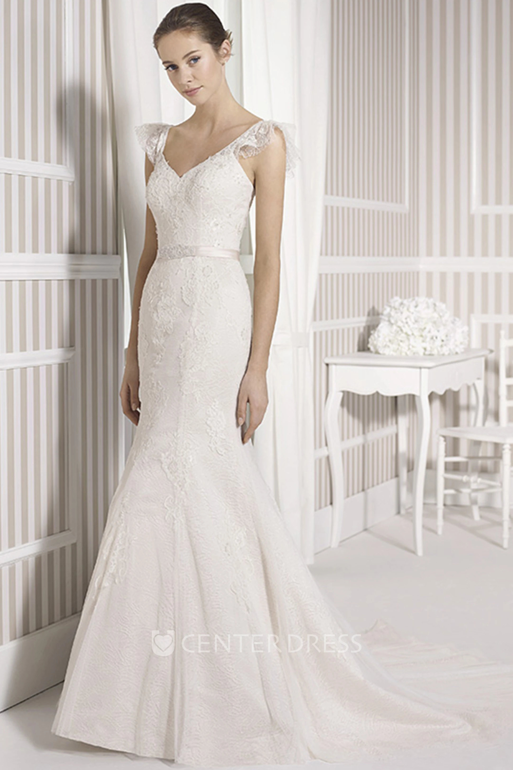 Sheath Poet-Sleeve Long V-Neck Appliqued Lace Wedding Dress With Court Train