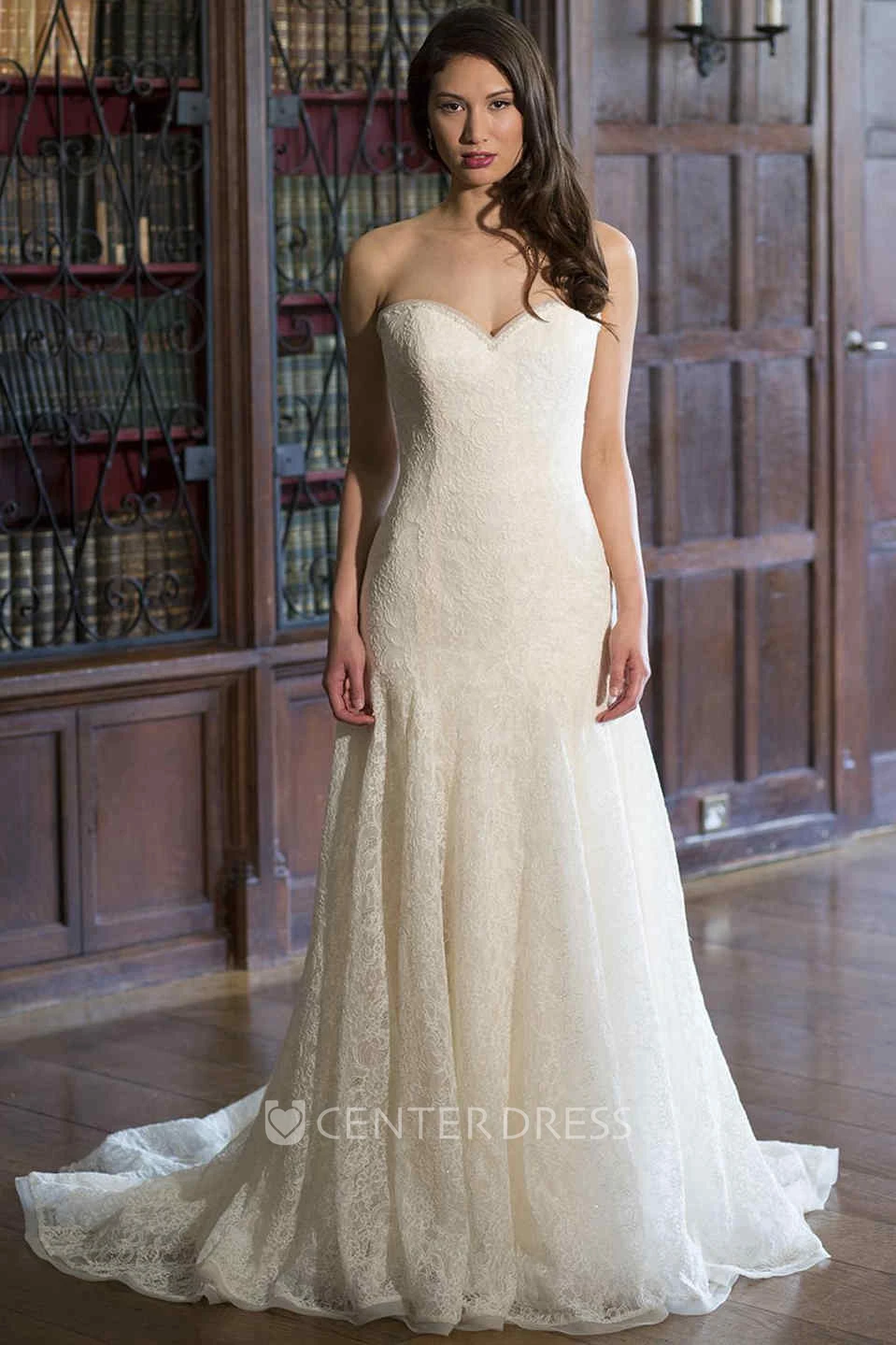 Sweetheart Floor-Length Lace Wedding Dress With V Back