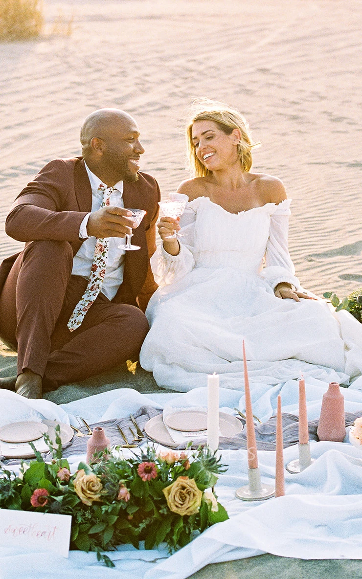 Elegant Sweetheart Chiffon Wedding Dress with 3/4 Off-shoulder Sleeves And Appliques