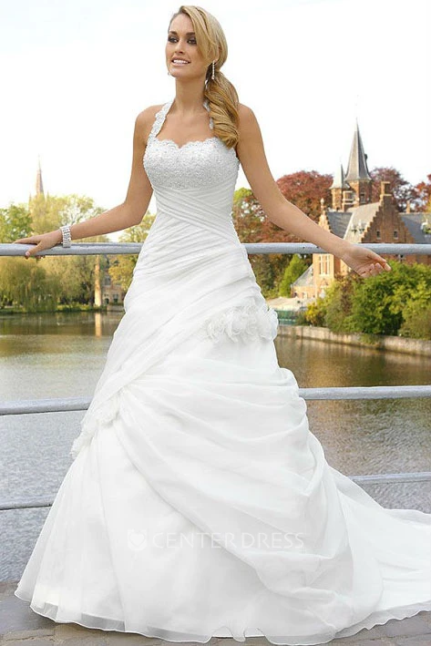 A-Line Floor-Length Sleeveless Halter Tulle Wedding Dress With Pick Up And Appliques