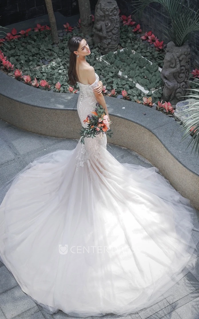 Bohemian Lace Mermaid Wedding Dress Off-Shoulder Appliques Open Back Sexy