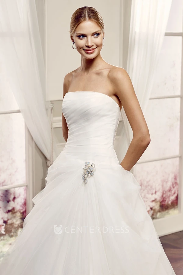 Ball-Gown Broach Strapless Sleeveless Maxi Tulle Wedding Dress With Backless Style And Draping