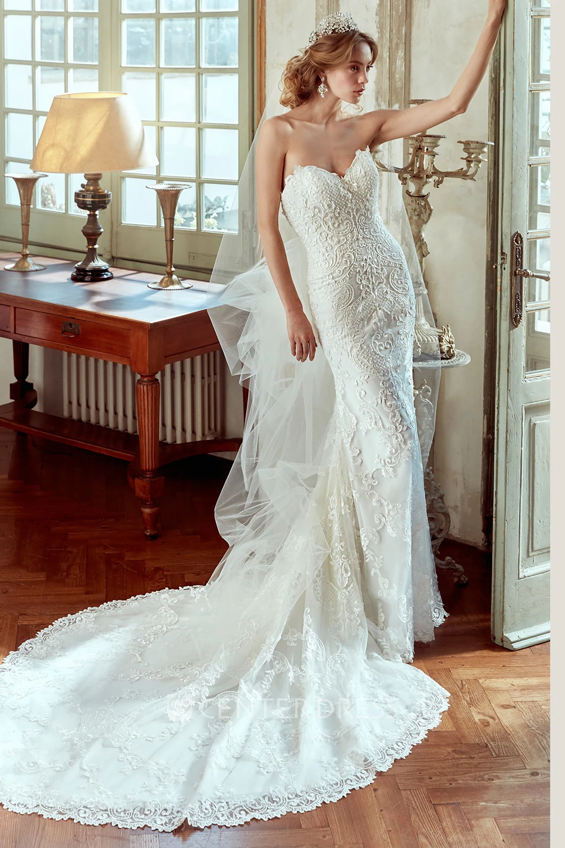 Sweetheart Sheath Gown With Lace Appliques And Court Train