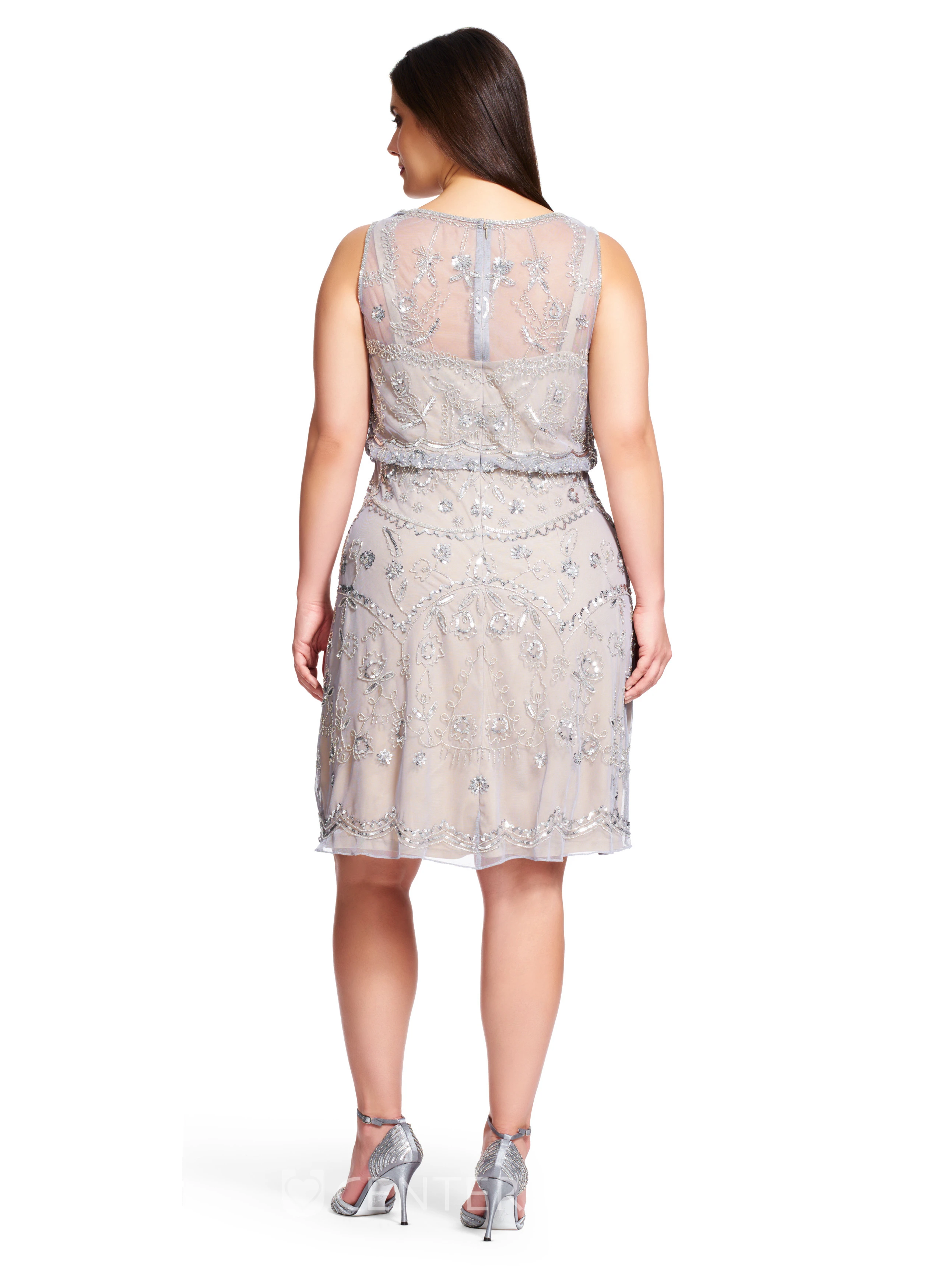 V-Neck Sleeveless Knee-Length Chiffon Plus Size Bridesmaid Dress With Sequins And Illusion