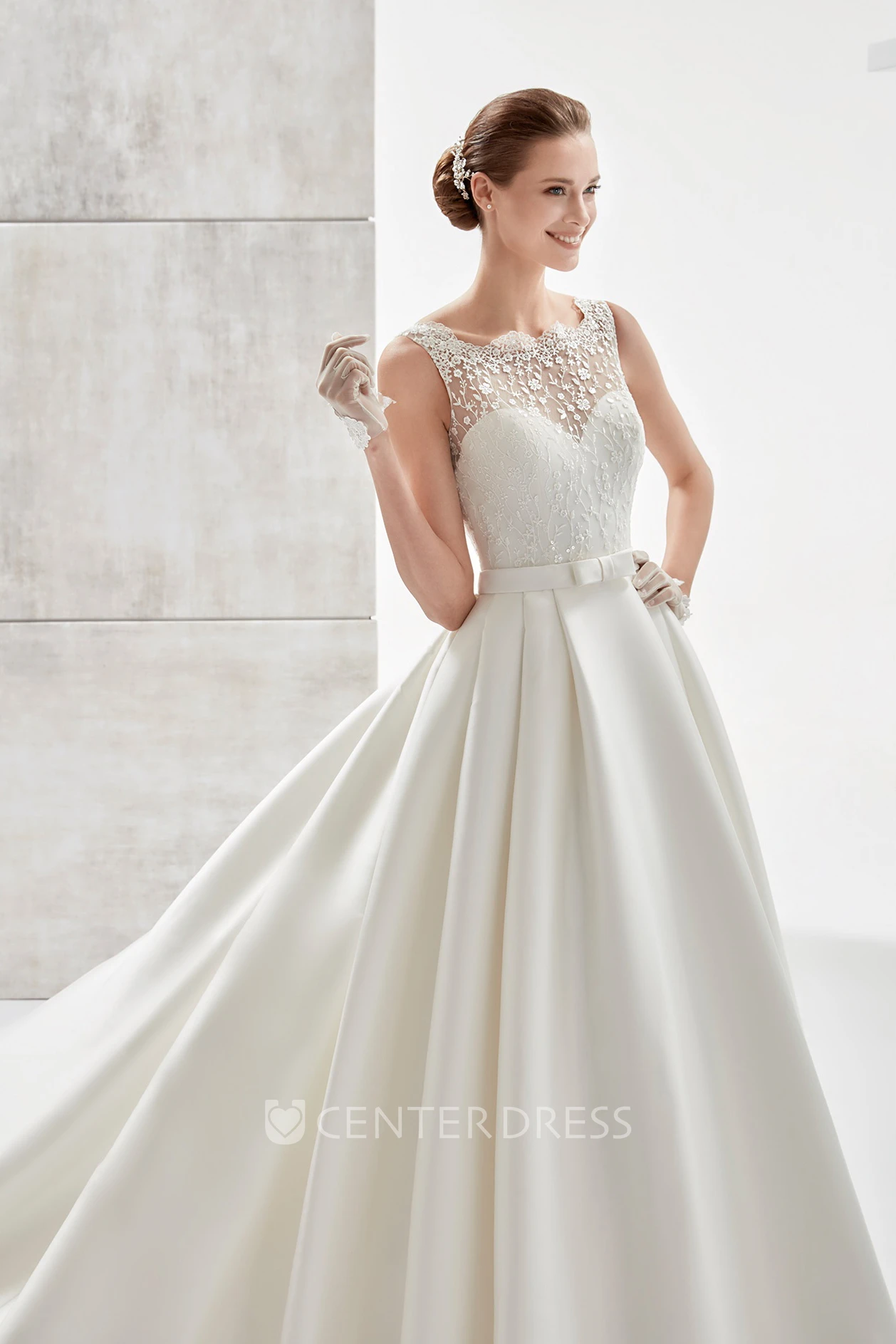 Scallop-neck A-line Wedding Dress with Lace Bodice and Satin Skirt