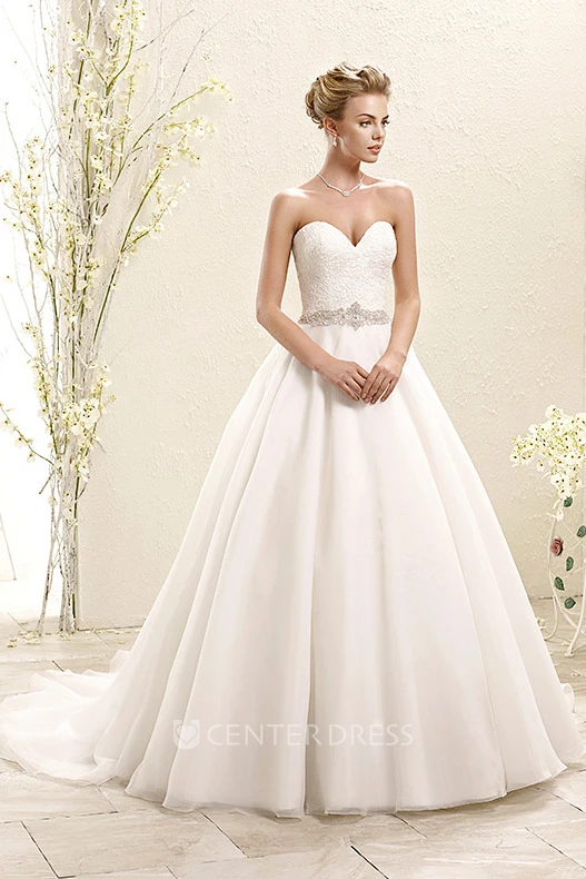 Ball Gown Jeweled Sweetheart Tulle Wedding Dress With Lace