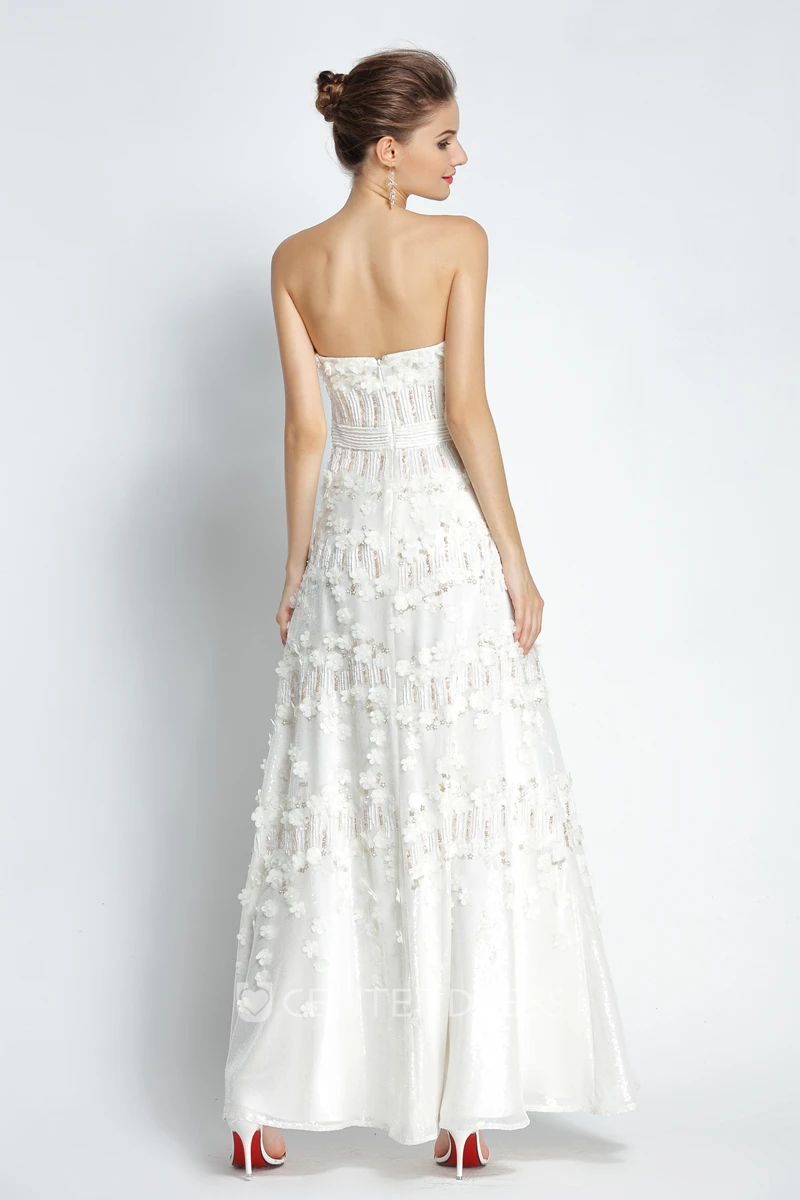 Floor-length Sleeveless A-Line Sweetheart Prom Dress with Appliques and Flowers