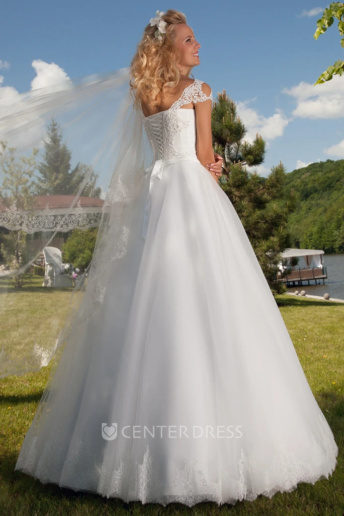 A-Line Appliqued Cap Sleeve Square Neck Tulle Wedding Dress With Lace-Up
