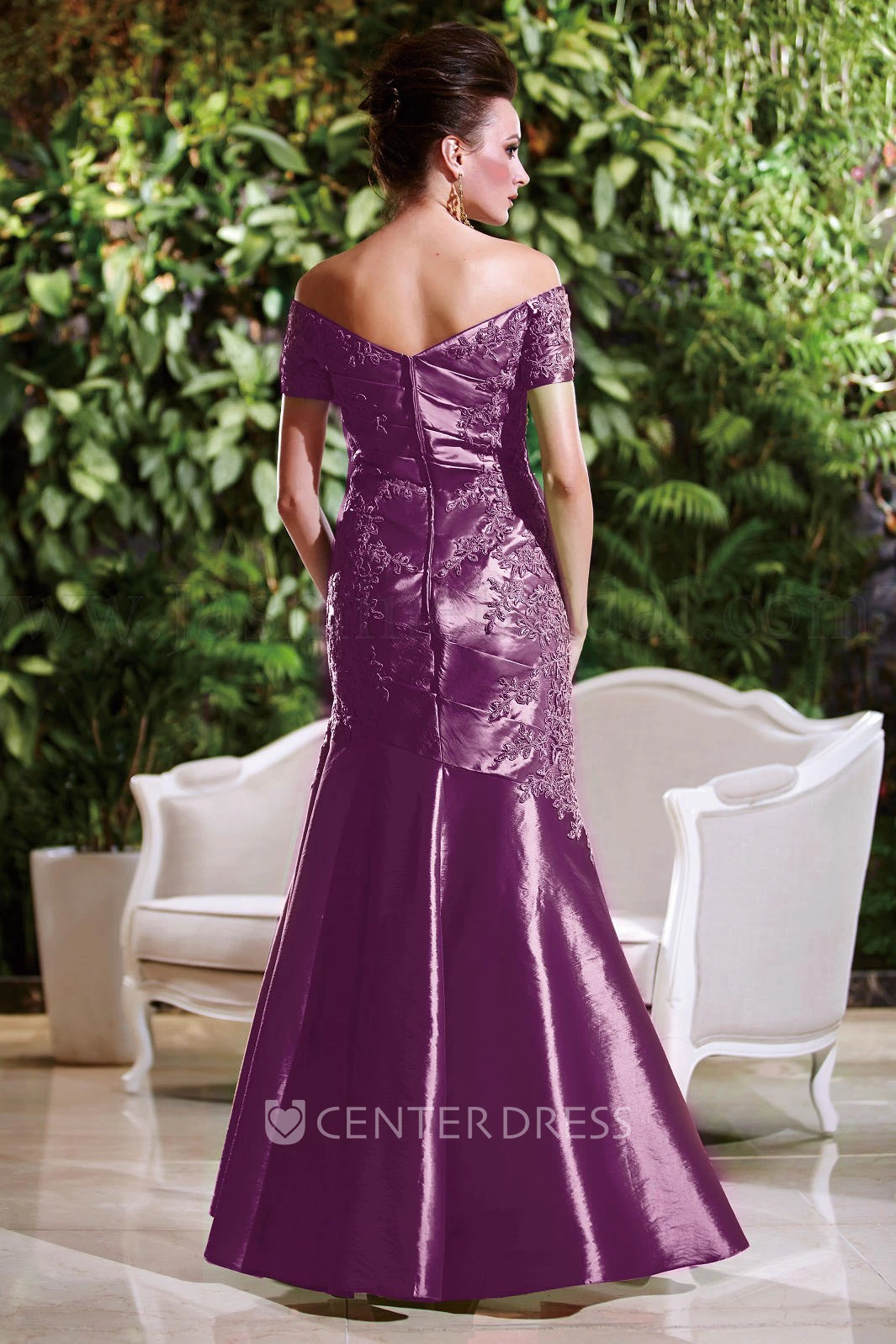Short-Sleeved V-Neck Mermaid Mother Of The Bride Dress With Appliques