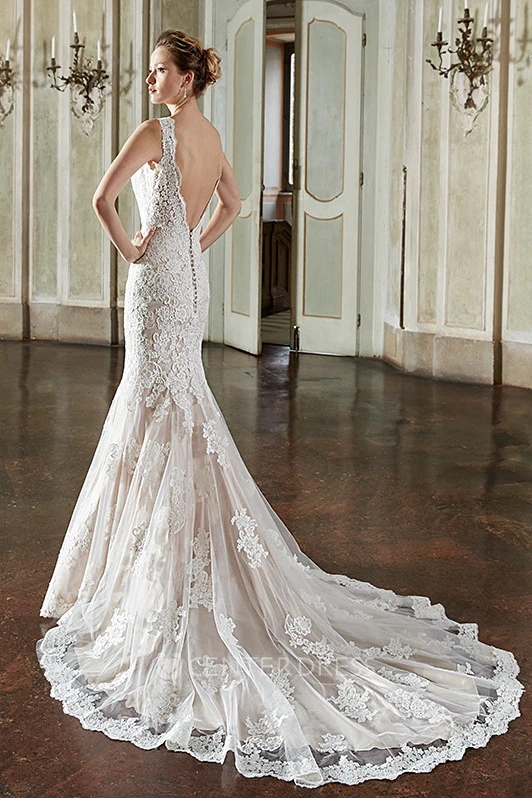 Trumpet Long Sleeveless Appliqued V-Neck Lace Warm Wedding Dress