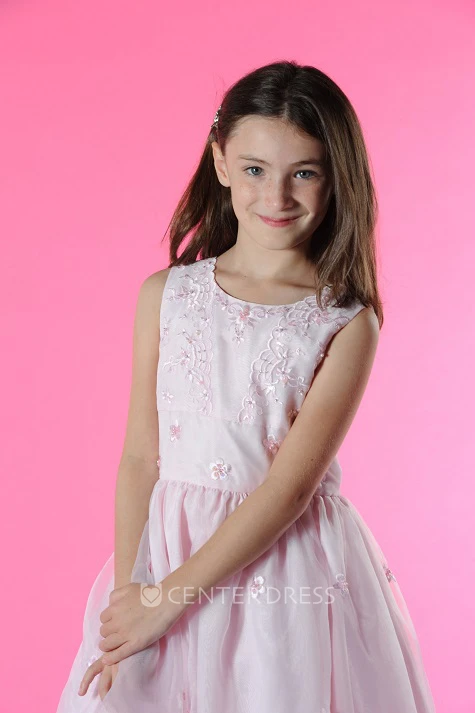 Flower Girl Scoop Neck A-line Layered Tulle Long Dress With Embroidery